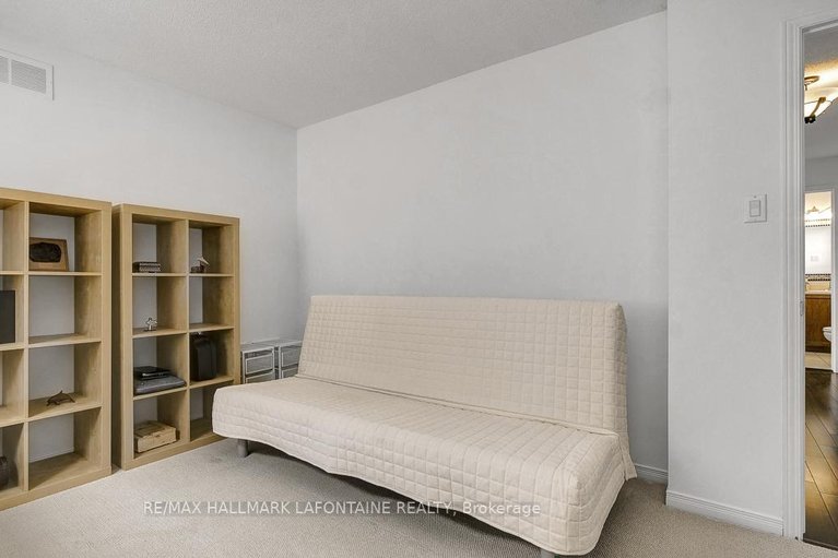 29570539/315-rustic-hills-crescent/springridgeeast-village/ottawa/ontario/K4A5A8_39