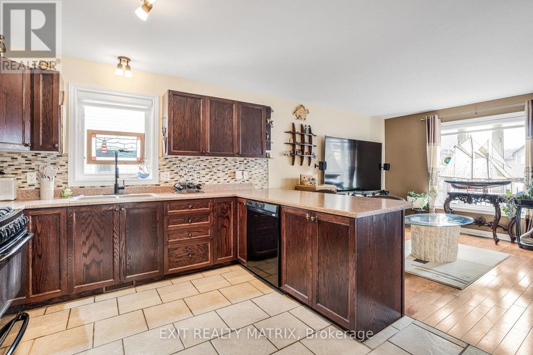 28188636/569-emerald-street/town-of-rockland/clarence-rockland/ontario/K4K0B9_12