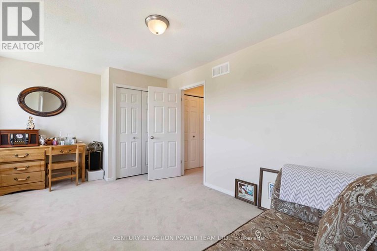 28525896/12-4037-canyon-walk-drive/riverside-southgloucester-glen/ottawa/ontario/K1V0Z4_30