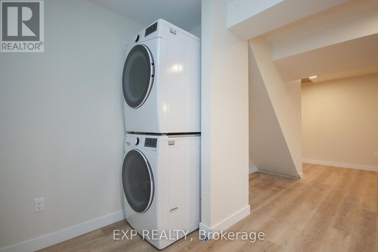 29137986/130-banning-road/glencairnhazeldean/ottawa/ontario/K2L1C4_33