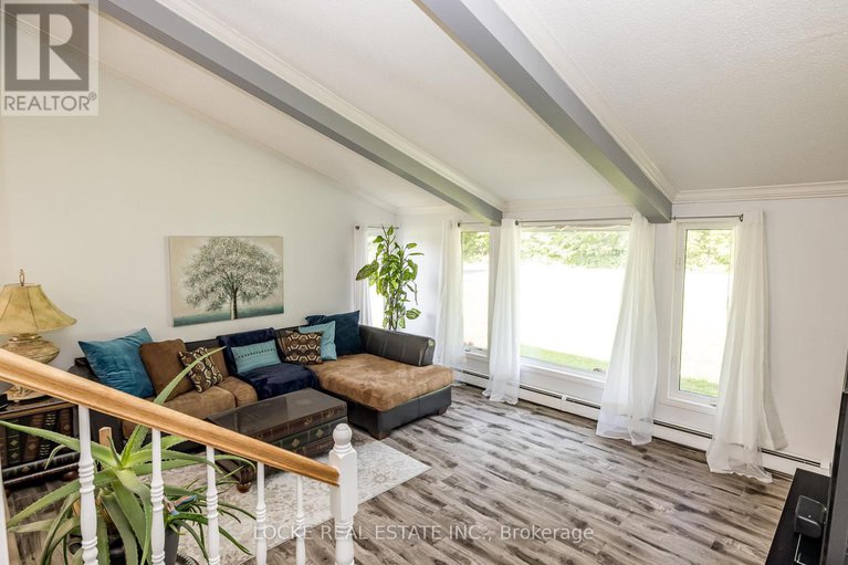 28484093/2180-old-hwy-17-highway/clarencerockland-twp/clarence-rockland/ontario/K4K1K7_6