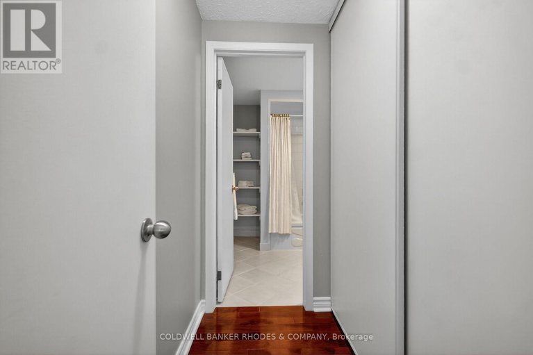 29154469/8-confederation-private/mooneys-bayriverside-park/ottawa/ontario/K1V9W6_21