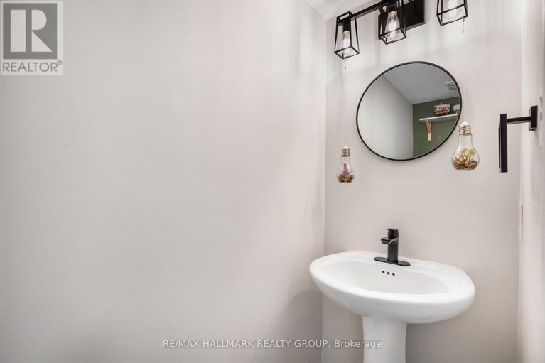28916020/110-sunshine-crescent/notting-hillsummerside/ottawa/ontario/K4A0V3_8