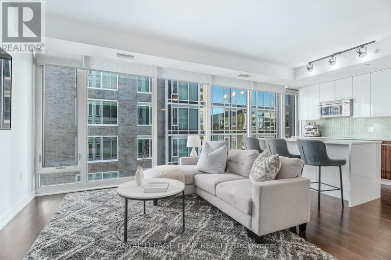 29380888/1111-111-champagne-avenue-s/west-centre-town/ottawa/ontario/K1S5V3_3