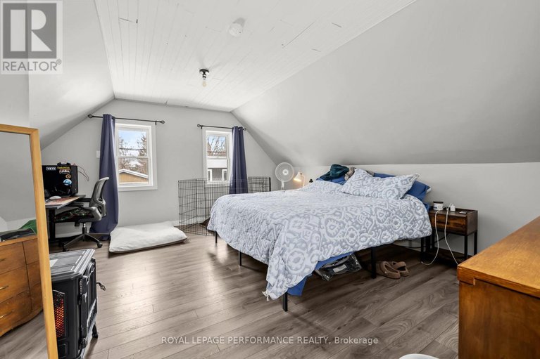 29182653/6-spring-street/maxville/north-glengarry/ontario/K0C1T0_24