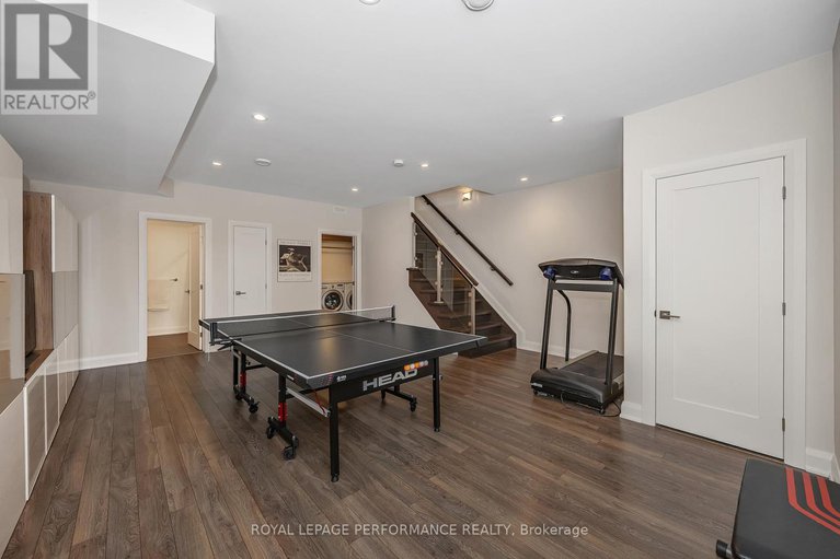 29438323/383-princeton-avenue/mckellarhighland/ottawa/ontario/K2A4E1_35