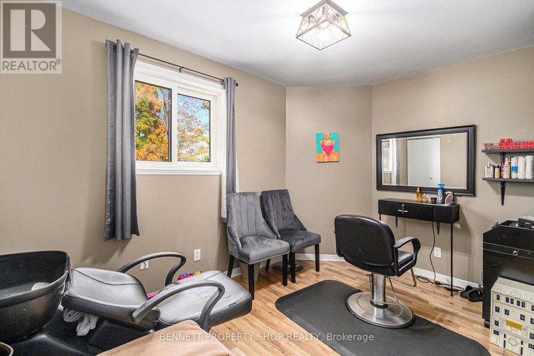 28963479/436-yves-street/town-of-rockland/clarence-rockland/ontario/K4K1E9_20