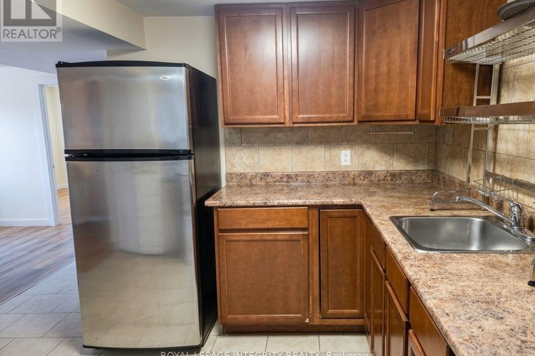 29659906/176-oakridge-boulevard/meadowlandscrestview/ottawa/ontario/K2G2V2_11