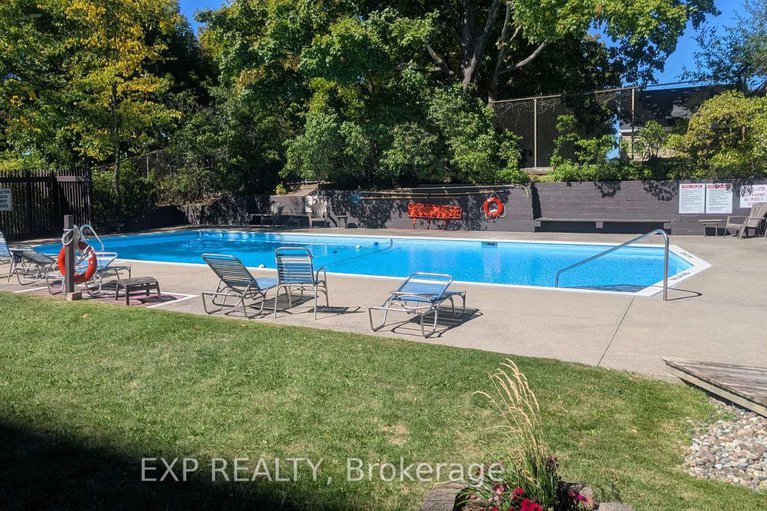 28890063/518-20-chesterton-drive/borden-farmstewart-farmcarleton-heightsparkwood-hills/ottawa/ontario/K2E6Z7_39