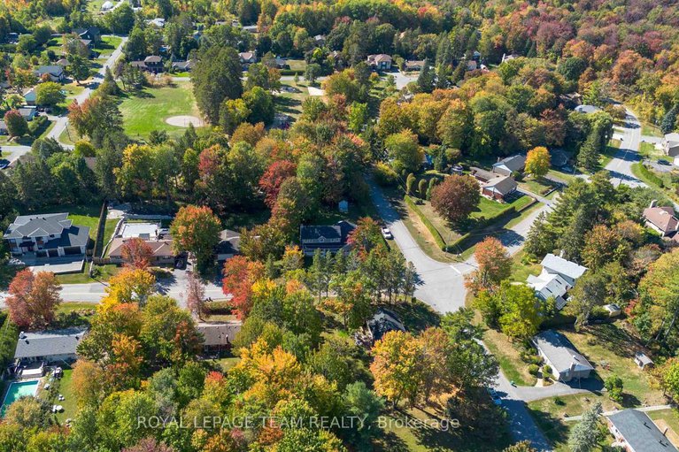 28943103/60-vaan-drive/merivale-gardens/ottawa/ontario/K2G0C9_35