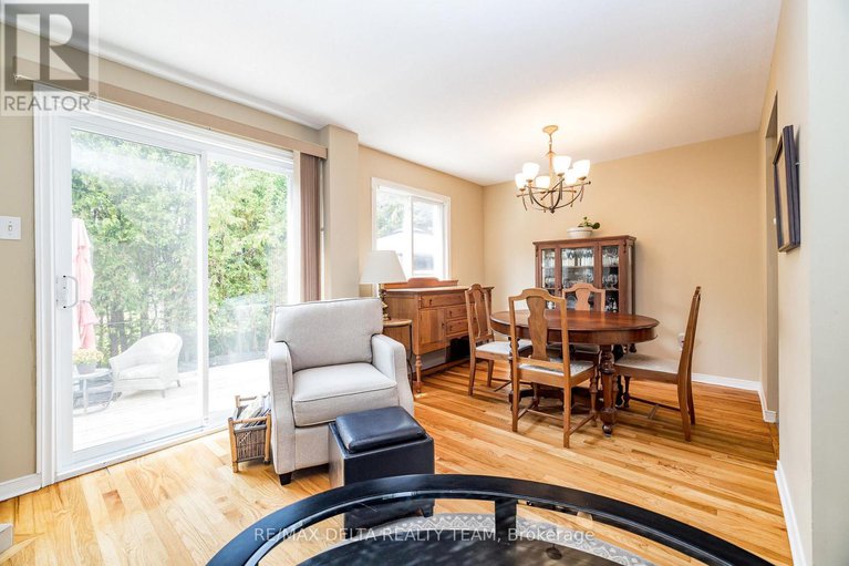 28889907/334-omer-lacasse-avenue/queenswood-heights-south/ottawa/ontario/K1E2X8_4