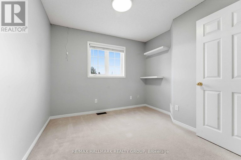 29024114/1072-brasseur-crescent/fallingbrookgardenway-south/ottawa/ontario/K4A5A1_34