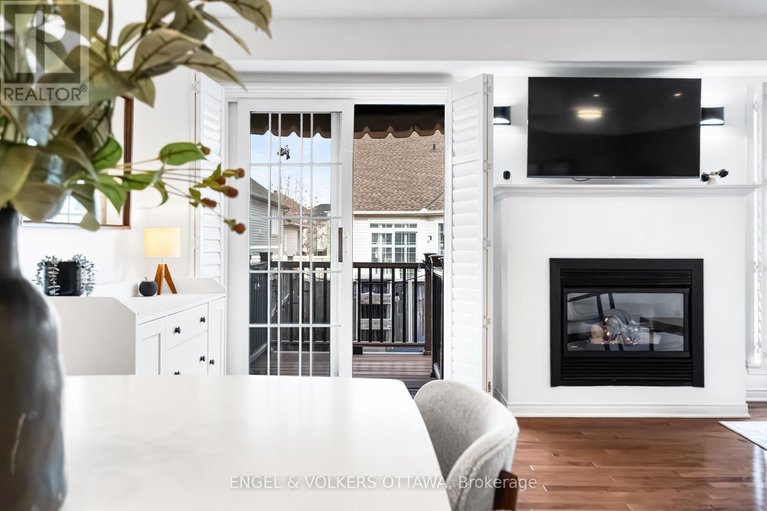 29548998/293-silbrass-private/stonebridge/ottawa/ontario/K2J5M6_7