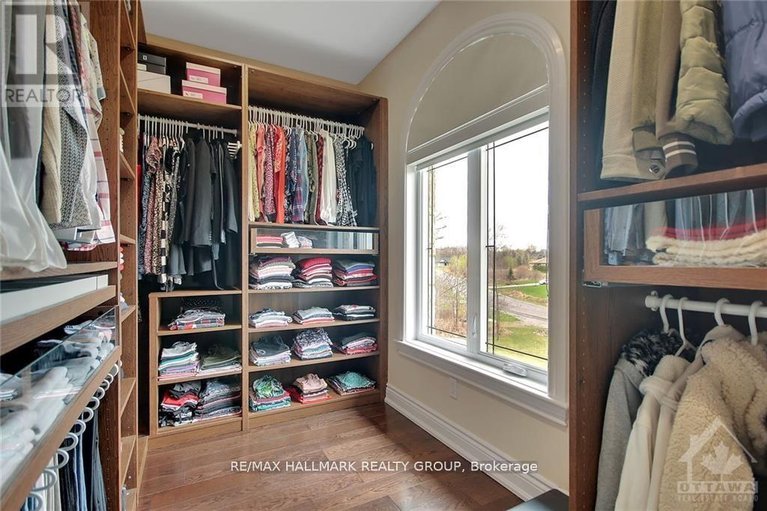 29584360/699-ballycastle-crescent/riverside-south/ottawa/ontario/K1X0A4_32