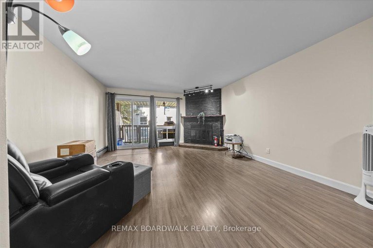 29208561/a-6643-bilberry-drive/convent-glen-north/ottawa/ontario/K1C4N5_13