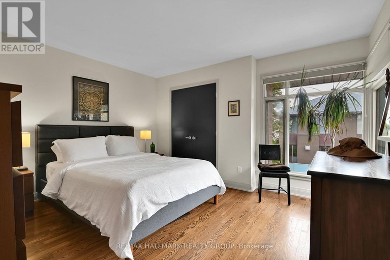 29674266/481-melbourne-avenue/mckellarhighland/ottawa/ontario/K2A1W4_21