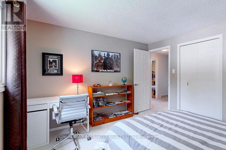 28586266/22-red-maple-crescent/blackburn-hamlet/ottawa/ontario/K1B3Z4_20