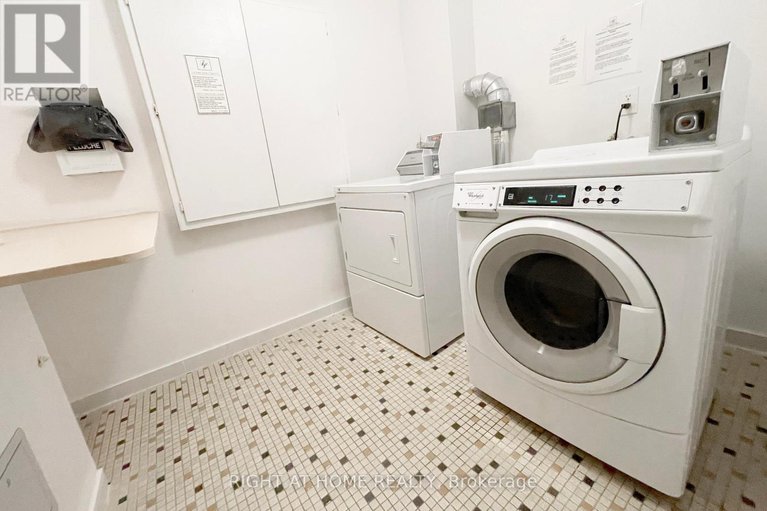 27927531/1705-1785-frobisher-lane/riverview-park/ottawa/ontario/K1G3T7_25
