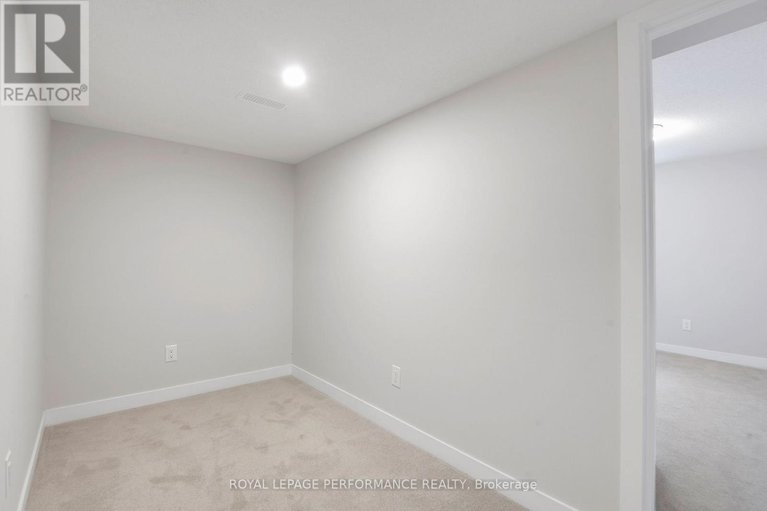 28336168/116-pizzicato-street/mer-bleuebradley-estatesanderson-park/ottawa/ontario/K1W0S2_38