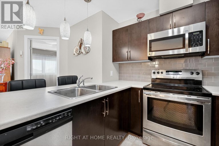 28978453/306-141-potts-private/notting-hillsummerside/ottawa/ontario/K4A0X9_16