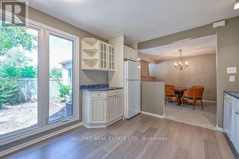 28728482/56-jackson-court/beaverbrook/ottawa/ontario/K2K1B7_12