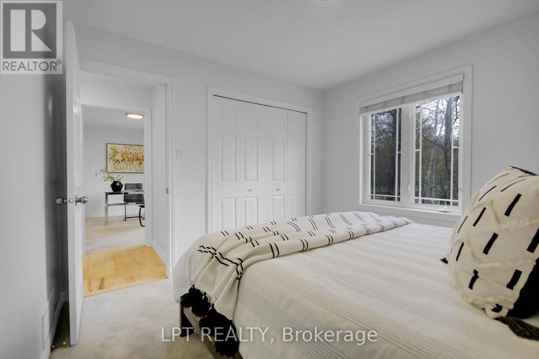 29064308/5719-stuewe-drive/manotick-east-to-manotick-station/ottawa/ontario/K4M1L2_18