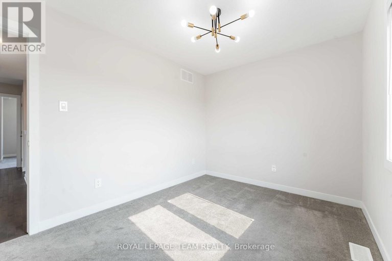28703739/3040-travertine-way/half-moon-bay/ottawa/ontario/K2J6W9_30
