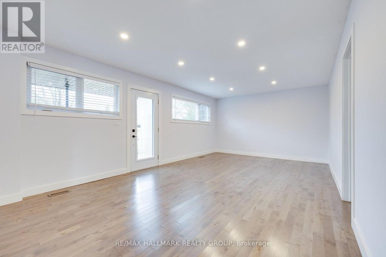 28765719/900-wingate-drive/elmvale-acresurbandale/ottawa/ontario/K1G1S5_14
