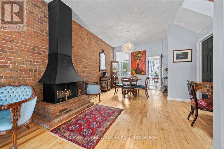 29377343/32-waverley-street/ottawa-centregolden-triangle/ottawa/ontario/K2P0T9_8