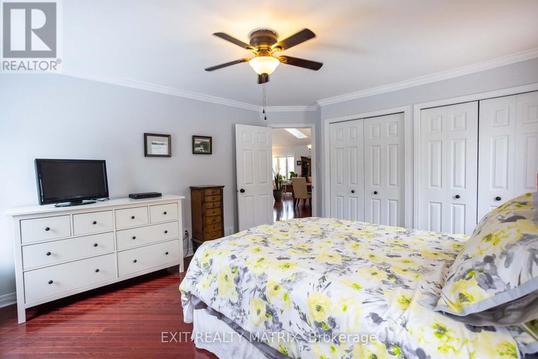 29607384/2468-gagne-road/clarencerockland-twp/clarence-rockland/ontario/K0A2A0_19