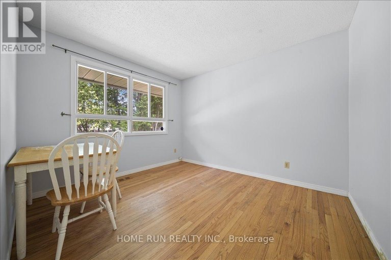 29444216/685-farmington-avenue/riverside-park-south/ottawa/ontario/K1V7H4_17