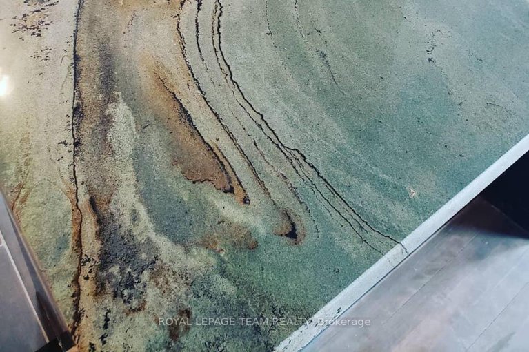 29084025/726-cummings-avenue/castle-heightsrideau-high/ottawa/ontario/K1K2L1_8