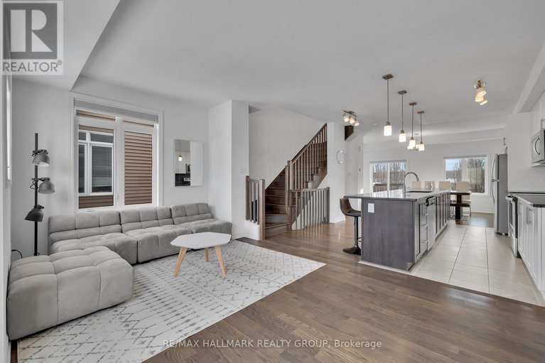 29294452/26-barn-swallow-private/riverside-southgloucester-glen/ottawa/ontario/K4M0H5_14