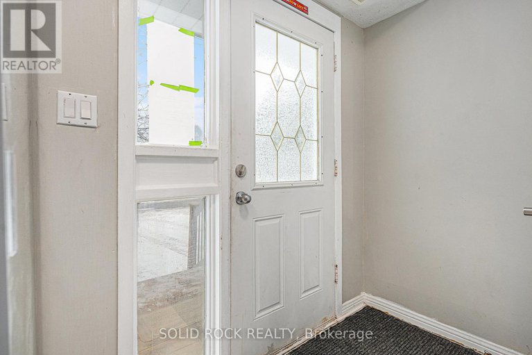 28367729/1432-leigh-crescent/carson-grove/ottawa/ontario/K1J8E4_9