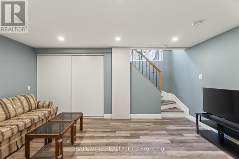 29672102/142-college-circle/castle-heights/ottawa/ontario/K1K4S1_31