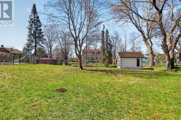 29666453/103-christopher-hamilton-street/richmond/ottawa/ontario/K0A2Z0_4