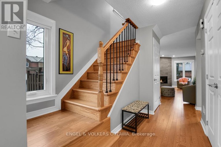 29613814/1-maurya-court/hunt-club-park/ottawa/ontario/K1G5S2_4