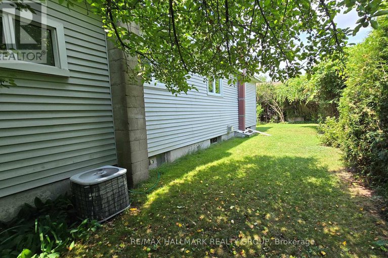 28608345/2923-ahearn-avenue/britannia/ottawa/ontario/K2B7A1_9