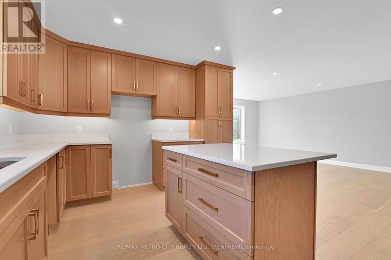 28406603/16-red-door-lane/horton-twp/horton/ontario/K7V3Z8_14