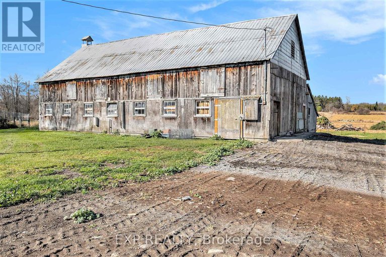 28205168/18873-kenyon-concession-5-road/north-glengarry-kenyon-twp/north-glengarry/ontario/K0C1A0_24