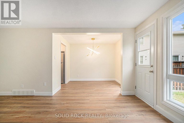 28504129/33-thistledown-court/pheasant-run/ottawa/ontario/K2J1N1_7