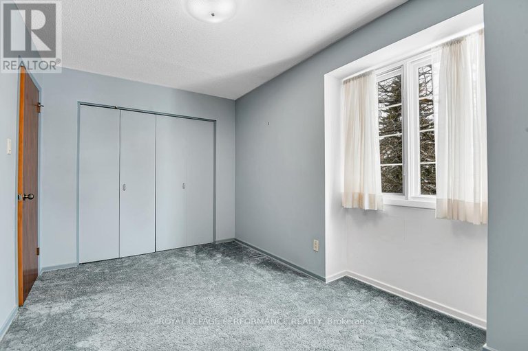 28381018/1970-marquis-avenue/beaconwood/ottawa/ontario/K1J8J4_24