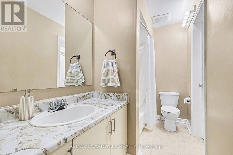 29300641/448-valade-crescent/fallingbrookpineridge/ottawa/ontario/K4A2W4_15