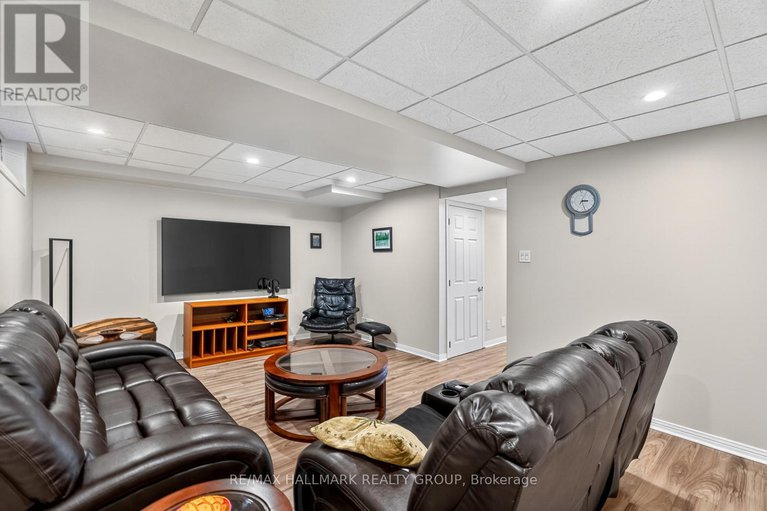 28966380/1816-applegrove-court/beacon-hill-south/ottawa/ontario/K1J6S5_42