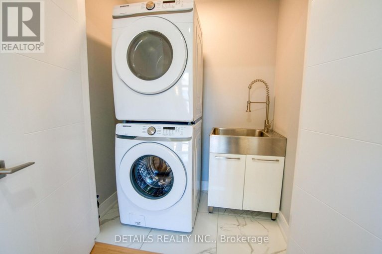 29664784/992-baseline-road-e/city-viewskylinefisher-heightsparkwood-hills/ottawa/ontario/K2C0A5_22