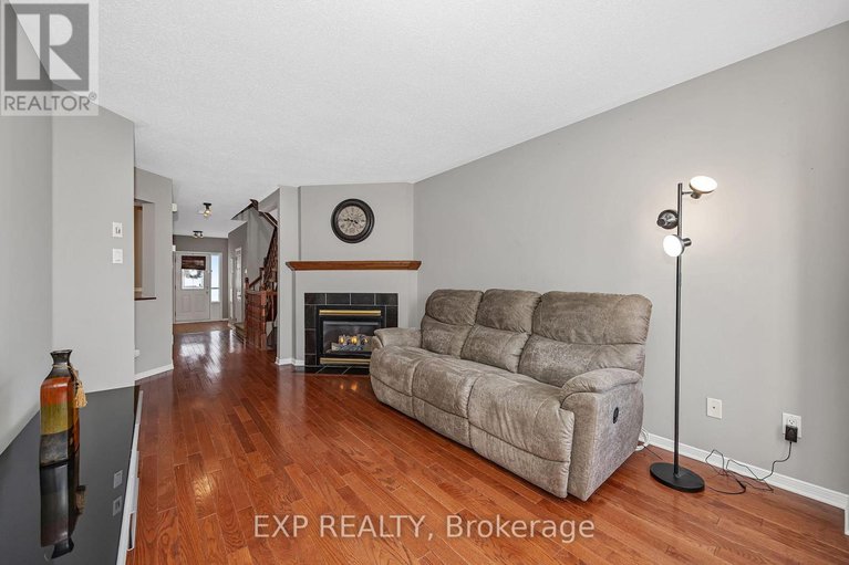 29225786/4596-ogilvie-walk-crescent/carson-grove/ottawa/ontario/K1J1G6_4