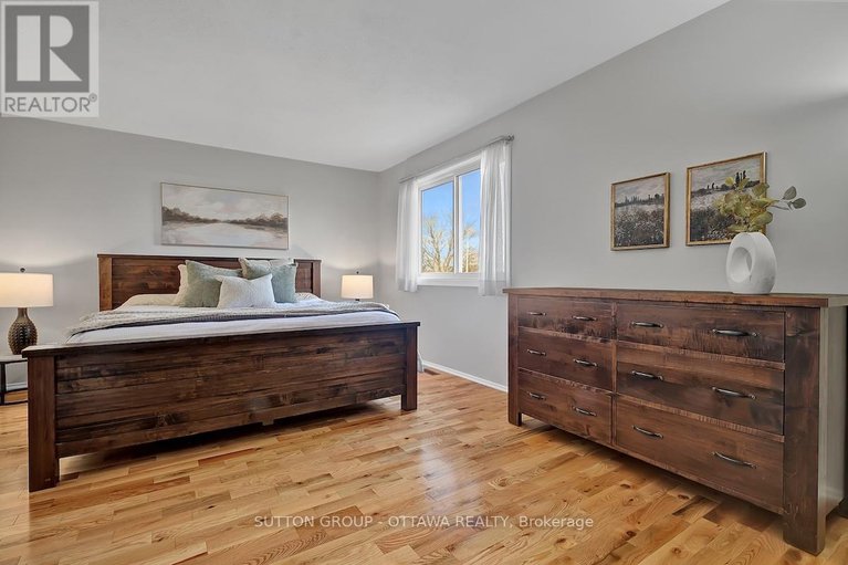 29123796/1540-bourcier-drive/bilberry-creekqueenswood-heights/ottawa/ontario/K1E3J2_25