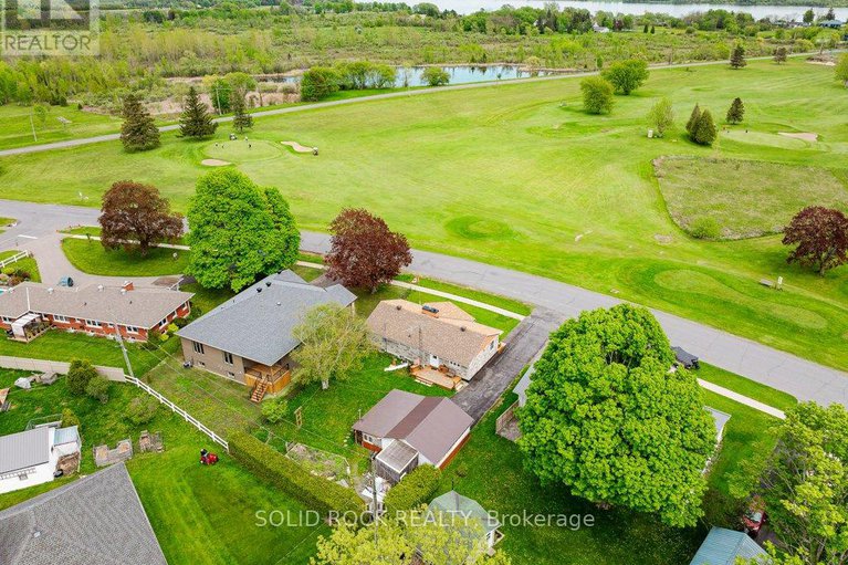 28351753/30-lakeview-drive/iroquois/south-dundas/ontario/K0E1K0_43