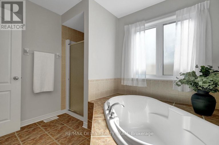 28971561/1969-schroeder-crescent/springridgeeast-village/ottawa/ontario/K4A4P7_28