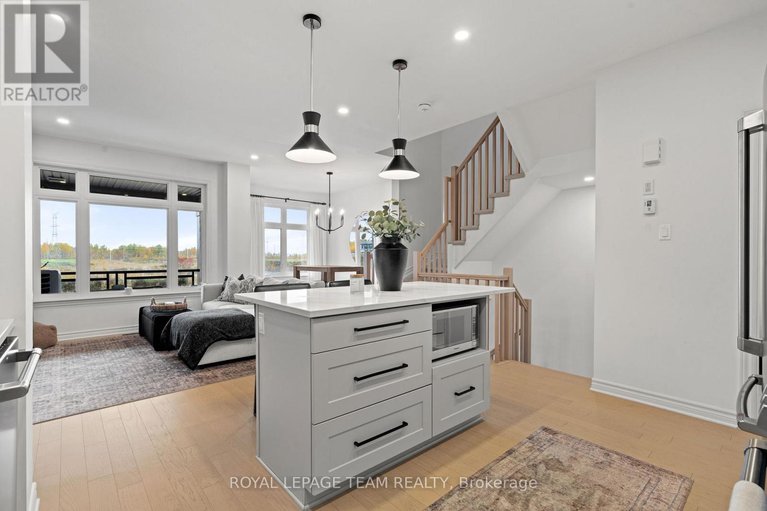 29015602/14-verglas-lane/mer-bleuebradley-estatesanderson-park/ottawa/ontario/K1W0P5_12